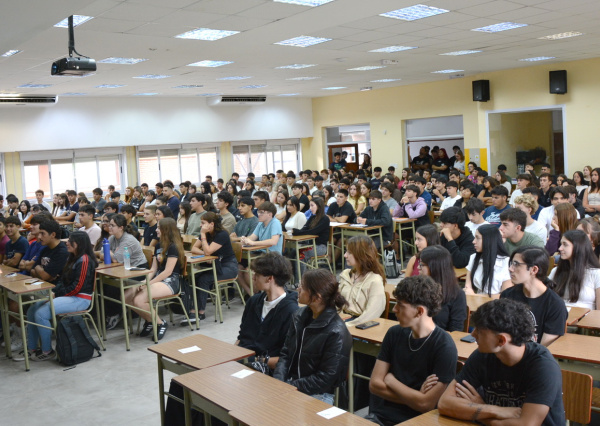 Estalló el ingreso en la FIO: 415 estudiantes y un futuro en marcha