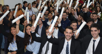 Profesionales de la FIO recibieron sus diplomas